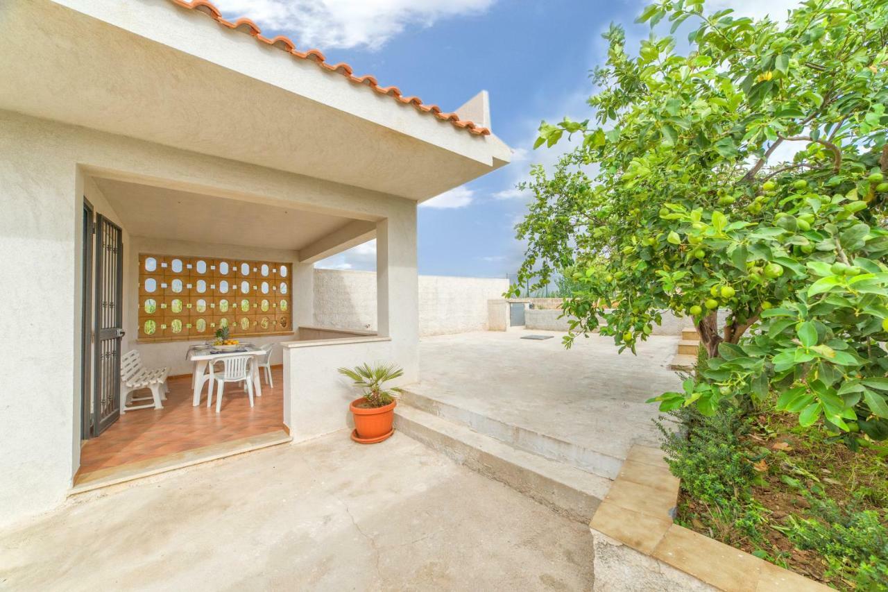 Villa Selinunte's *